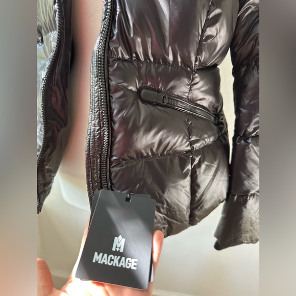 Mackage Madalyn Lustrous Down V Jacket Black - Picture 5 of 14